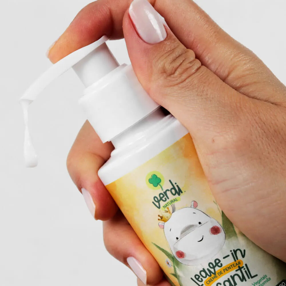 Leave In Creme de Pentear Infantil 100% Natural com blend de 7 Óleos essenciais e Extrato de Aloe Vera e Camomila + Pantenol