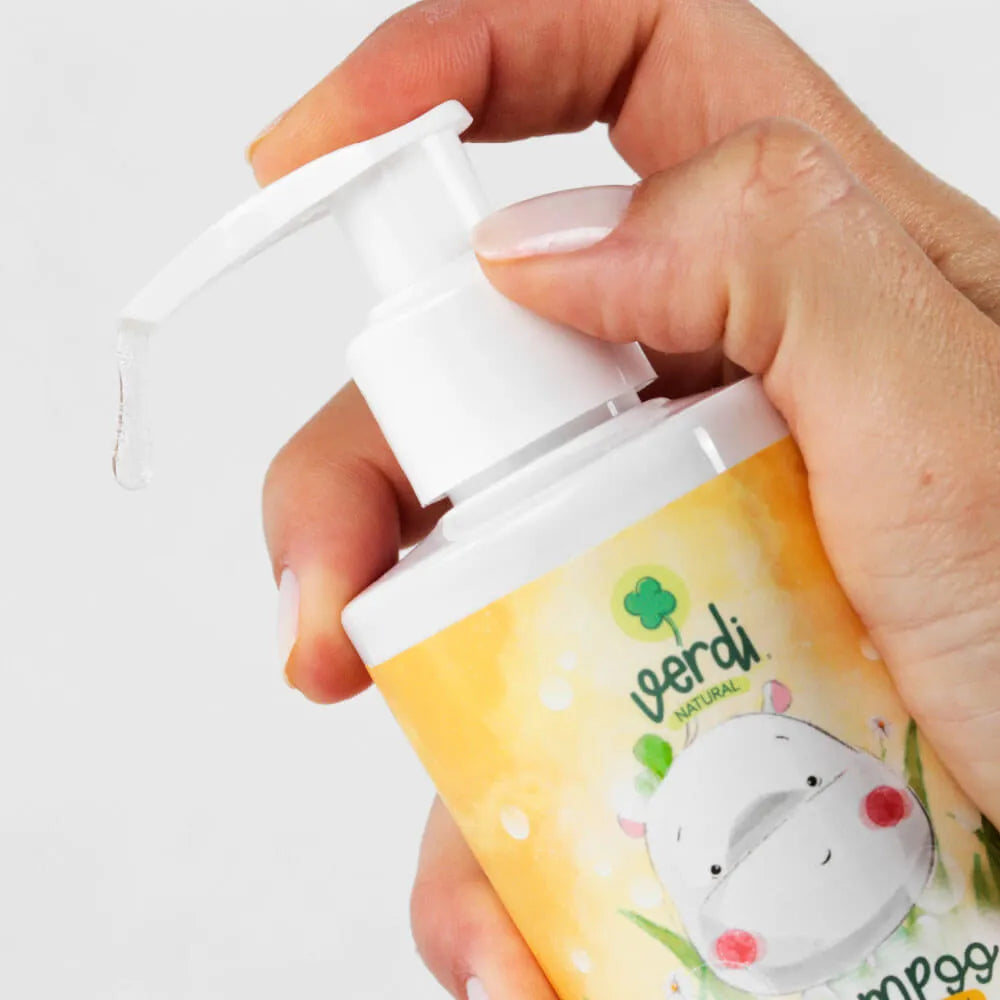Shampoo Infantil 100% Natural com Extratos de Aloe Vera e Camomila + Óleos Essenciais
